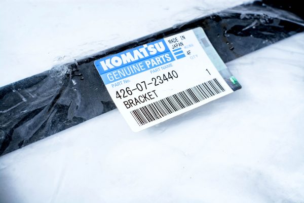 426-07-23440 | BRACKET –  KOMATSU - Imagen 2